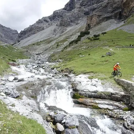 Plaun Grond Apartman *